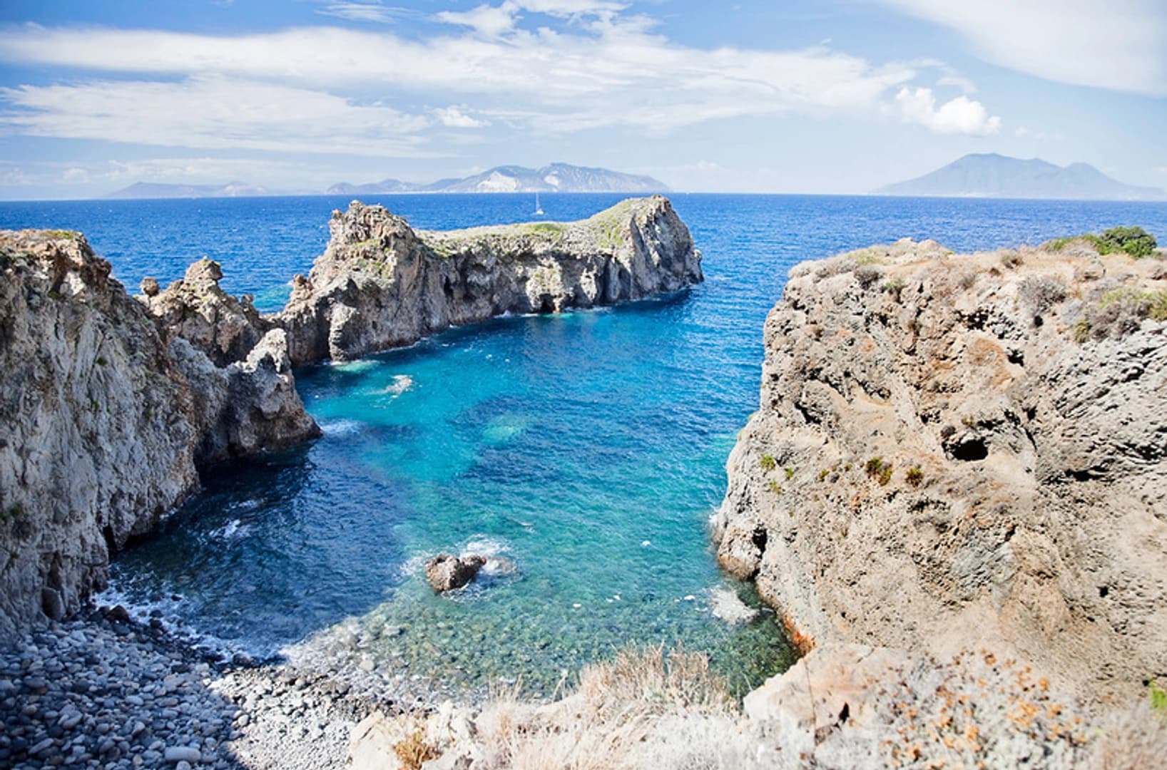 Azimut 85F "La Fenice" — The Rebirth of Luxury on the Waves of the Ionian Sea - photo 5