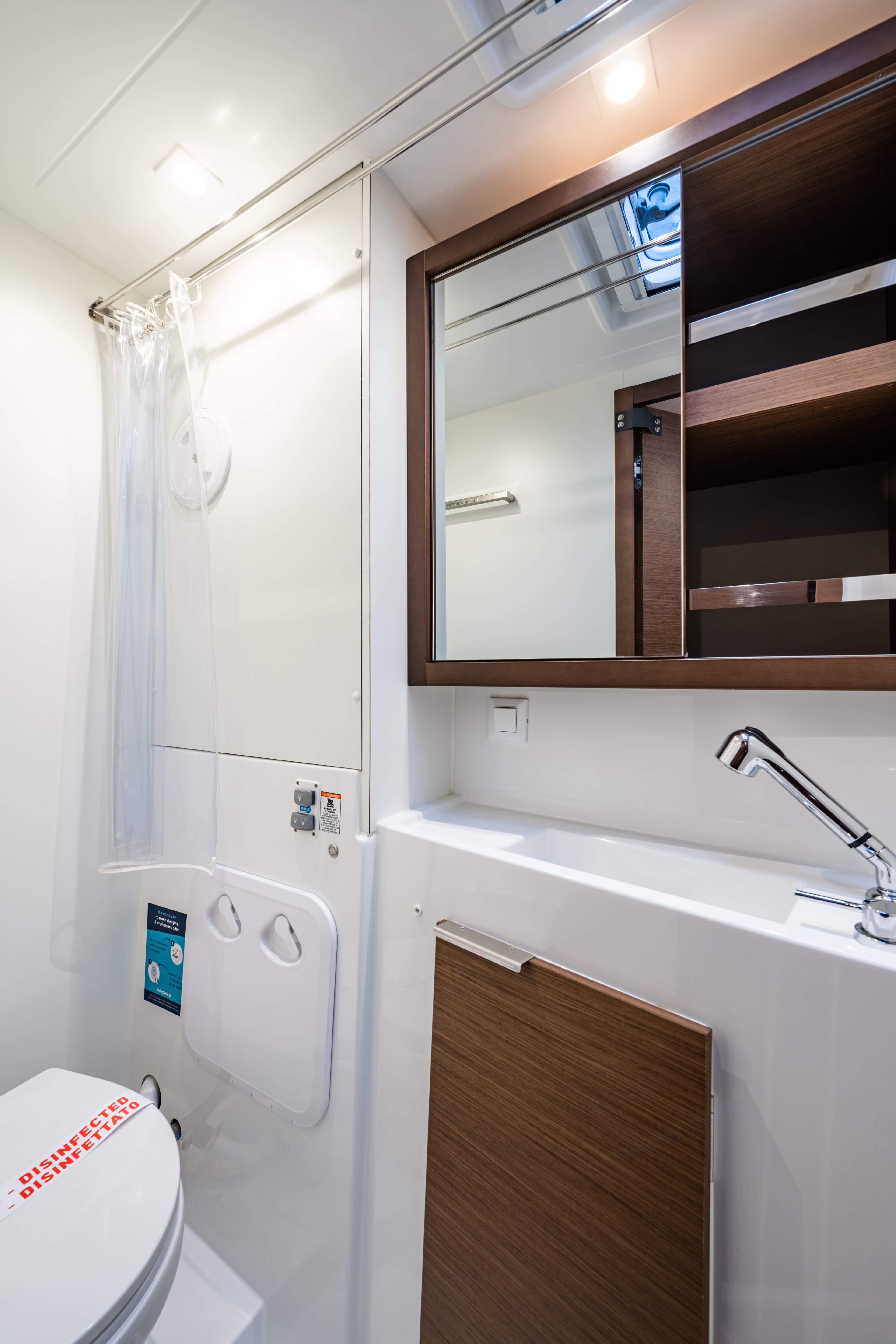 Lagoon 40 - photo 26