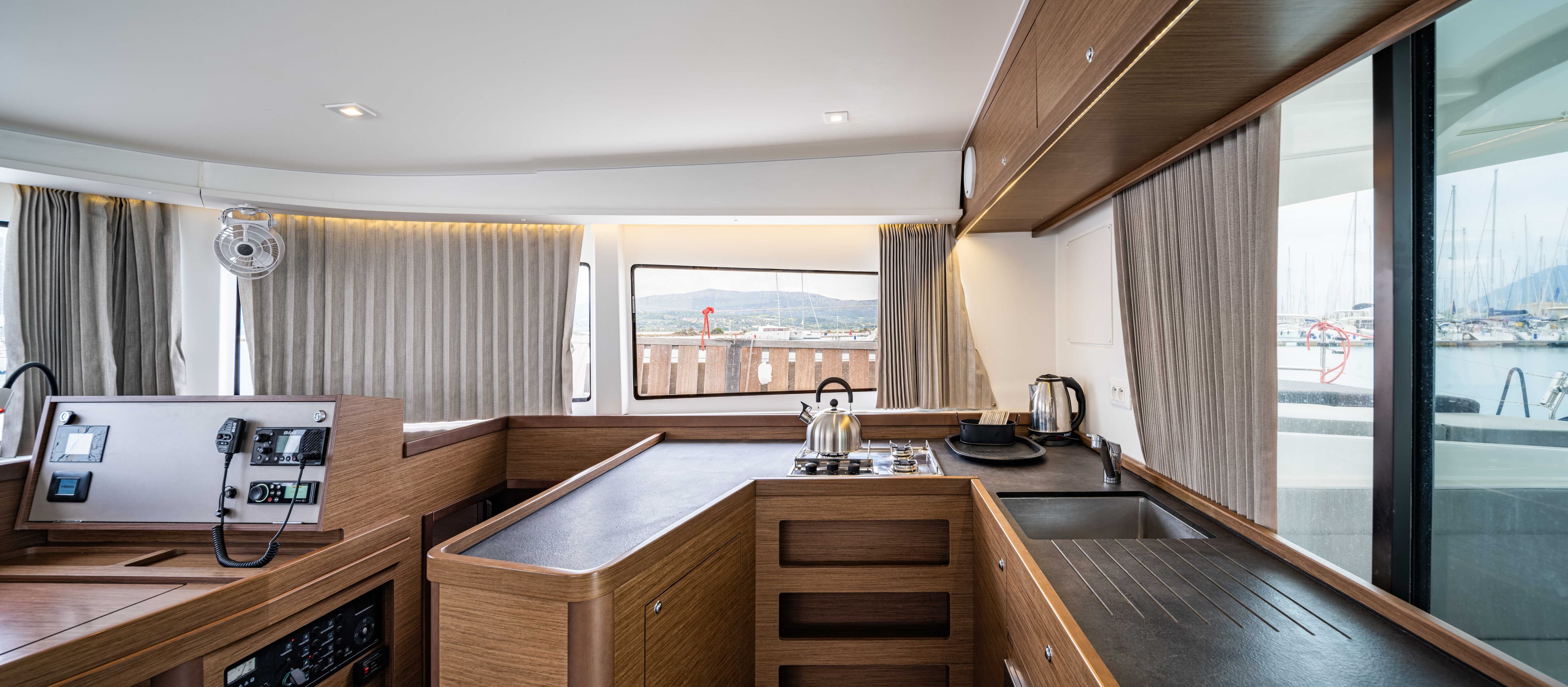 Lagoon 42 - photo 43